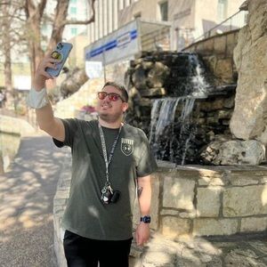 Meet your Posher, Dominic